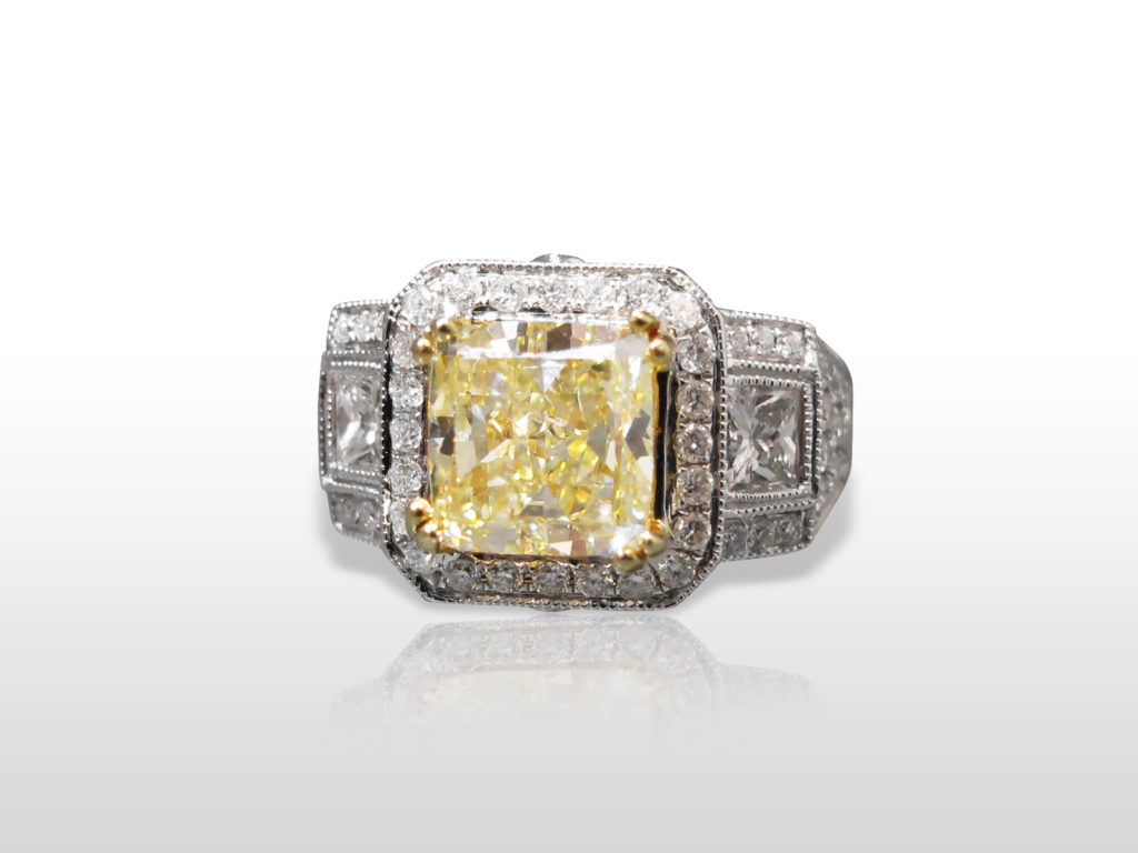 Lady’s 18k White Gold 3.03ct Radiant Cut Fancy Yellow Diamond Ring