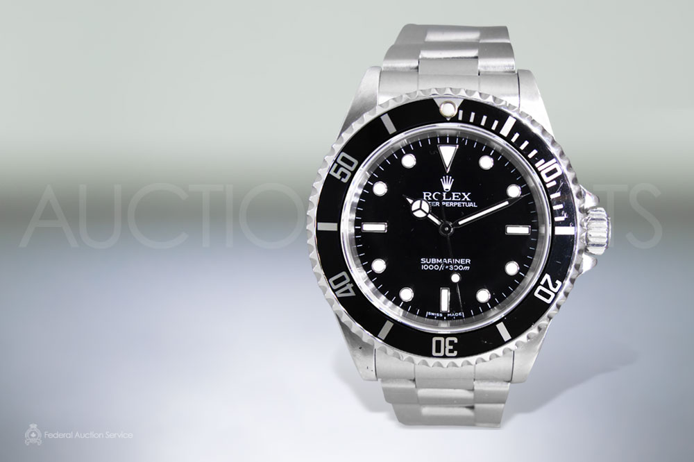 Men's Stainless Steel Rolex 'Submariner' Automatic Wristwatch sold for $5,600
