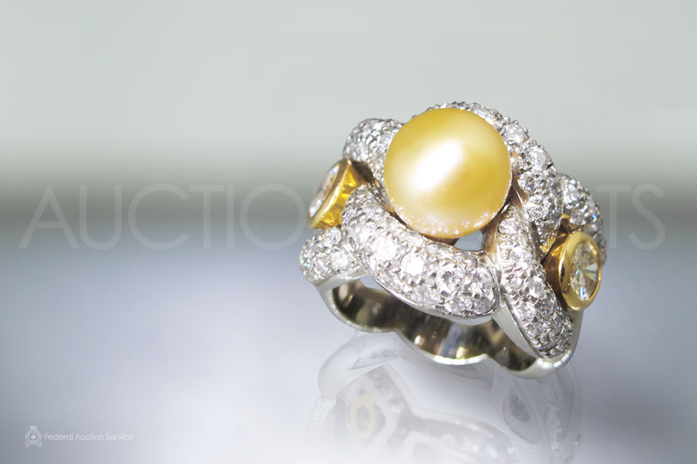 Lady's 18k White/Yellow Gold Pearl and Diamond Ring sold for $3,100