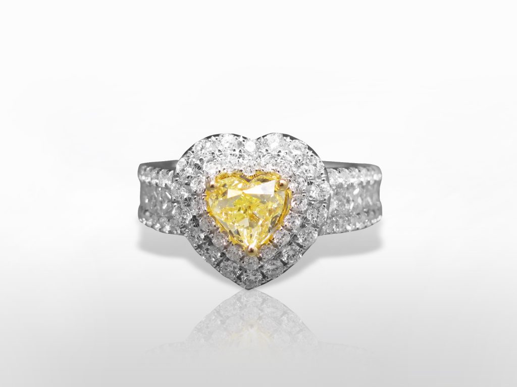 Lady's 18k White Gold 0.90ct Heart Brilliant Cut Fancy Yellow Diamond Ring