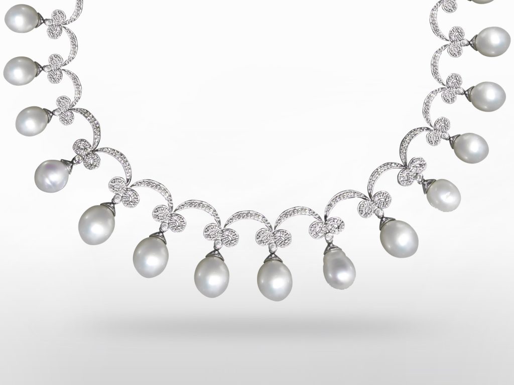 Elegant 18k White Gold Pearl and Diamond Necklace