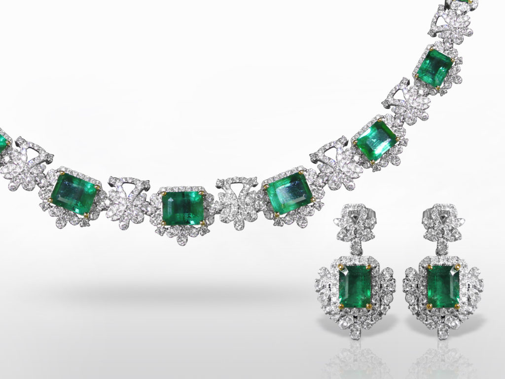 14k White Gold 17ct (TW) Emerald and Diamond Necklace and Earrings Set